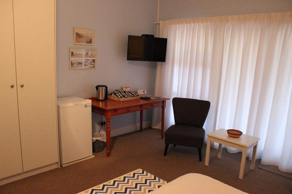 Smuts Ave. Guest Rooms Hermanus Exteriör bild