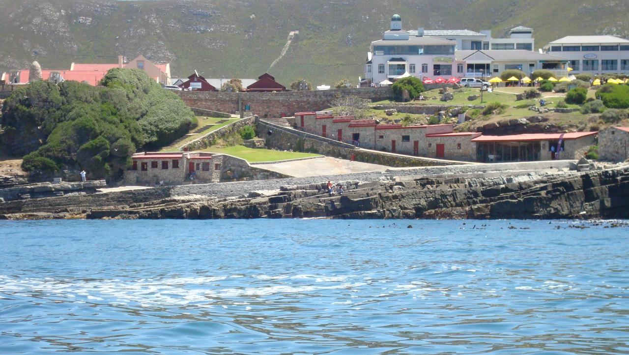 Smuts Ave. Guest Rooms Hermanus Exteriör bild