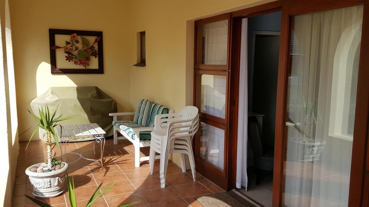 Smuts Ave. Guest Rooms Hermanus Exteriör bild